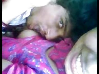 DESI GIRL BOOBS SUCK LEAKED